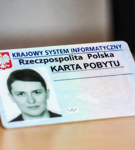Карта побыту в Польше в 2026 году: что это, виды, документы, цены и правила