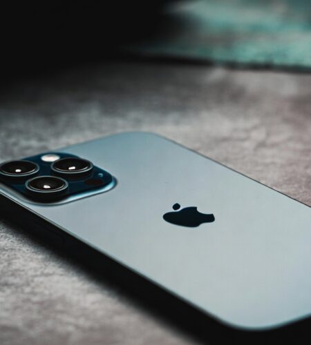 По чем айфоны в Польше в 2026 году: цены на iPhone в злотых и долларах США